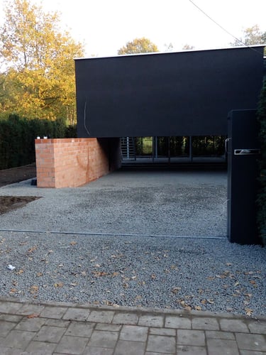 Easygravel 3XL grindplaten zwart aangelegde oprit met Basalt split